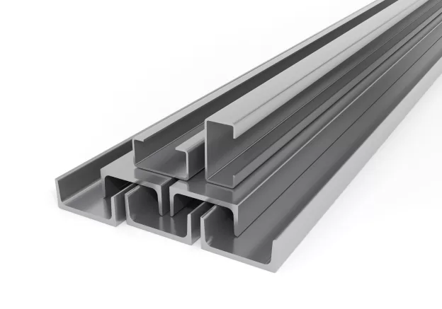 Perfil U em aço galvanizado para estruturas metálicas e construção civil